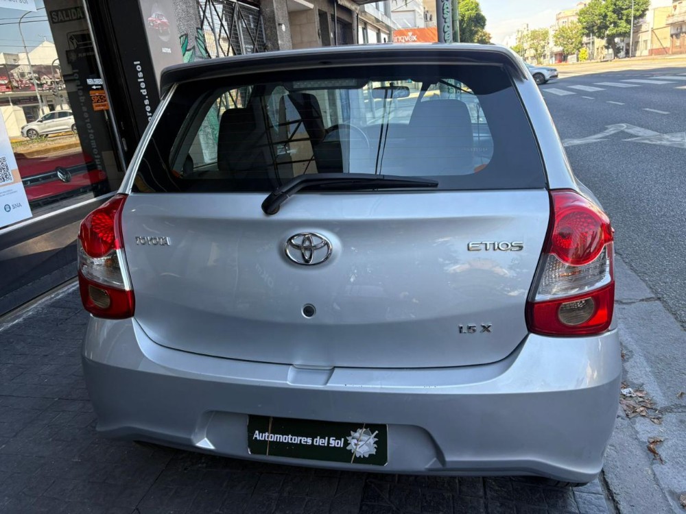 Toyota Etios X — foto 4